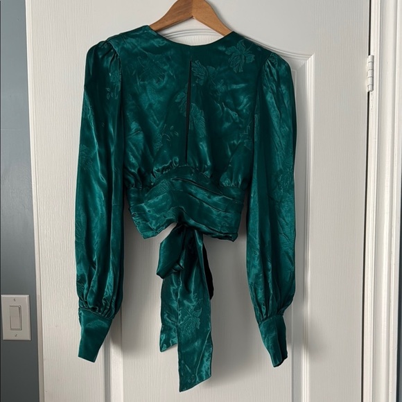 Lovers + Friends Sutton Green Puff Sleeve Tie Front Blouse Size Small NWOT - Picture 3 of 9